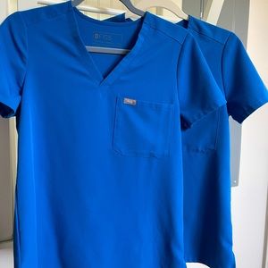 FIGS TOPS XS IN ROYAL BLUE LIKE NEW